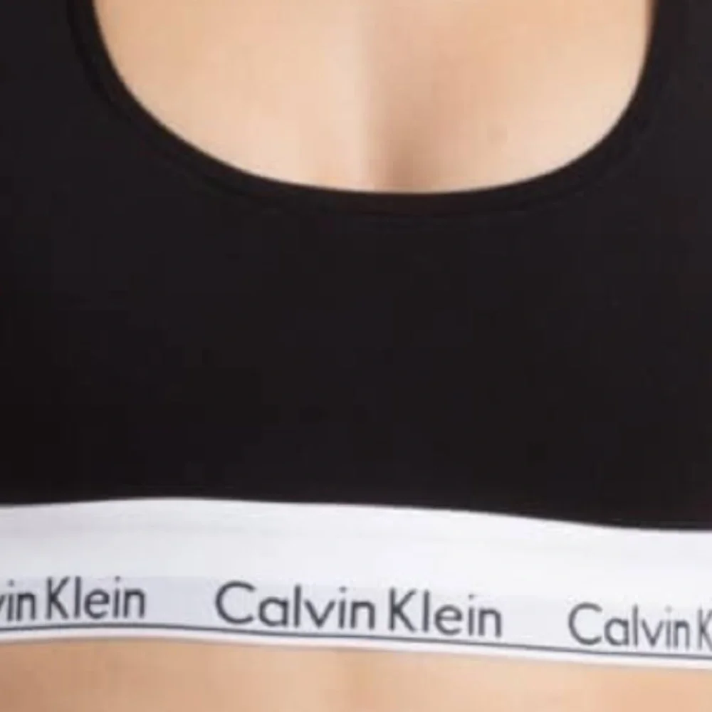 Calvin Klein size M Black Modern Cut unlined Cotton blend racerback Sports Bra